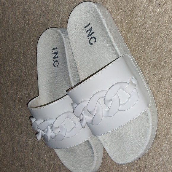 INC White Chain Sandals Flip Flops Size 6 - Picture 2 of 2